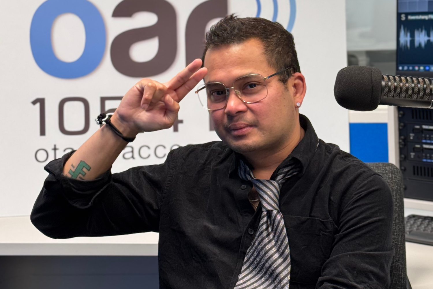 Photo of Kwentuhang Filipino host Jay in OAR FM Studios